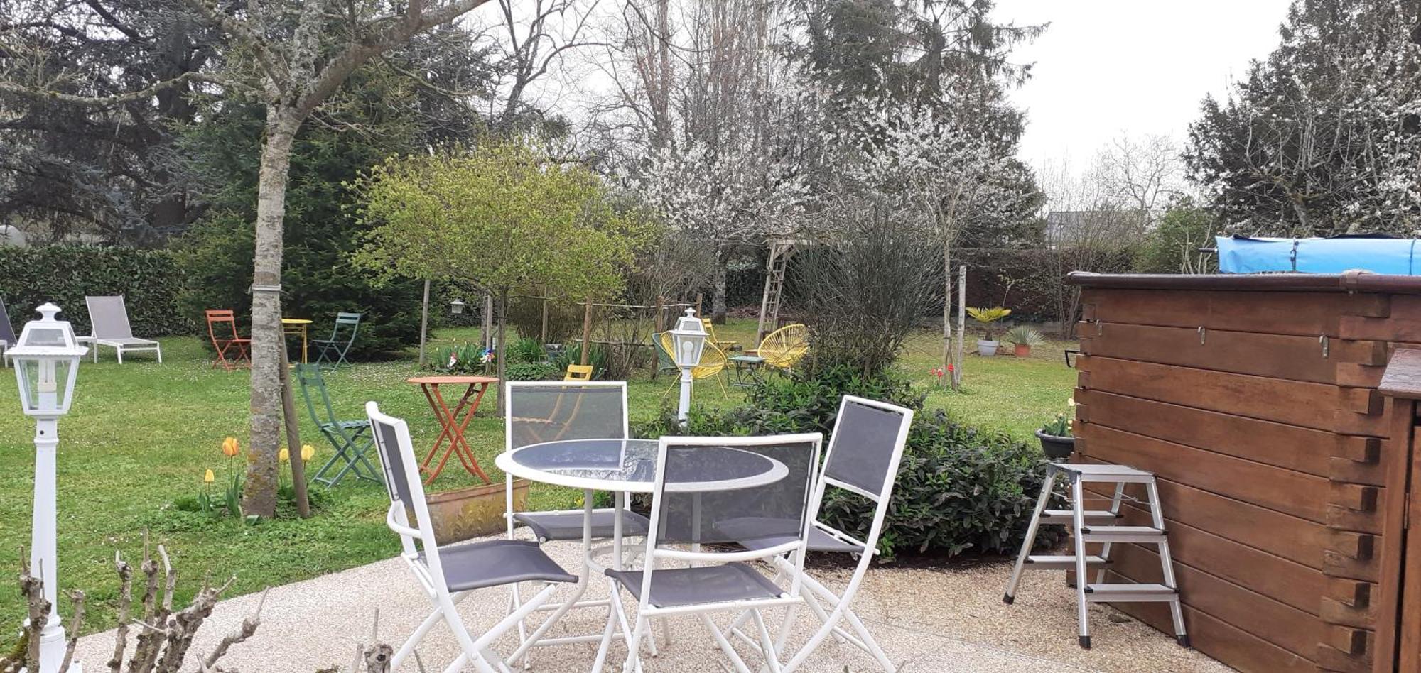 Le Jardin De Josseline Otel Amboise Dış mekan fotoğraf